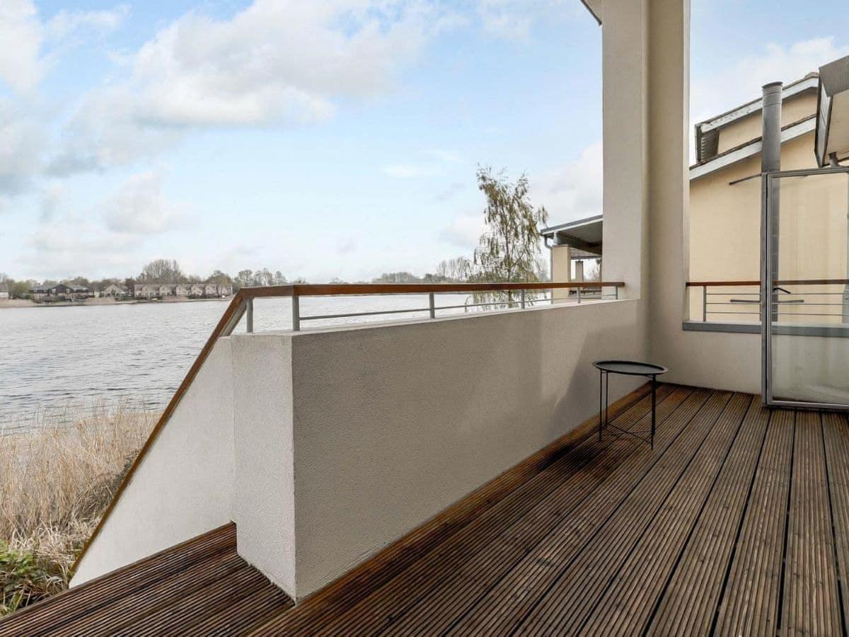 Cotswolds Lakehouse, With Hot Tub & Spa Access, Lower Mill Estate Somerford Keynes Екстер'єр фото